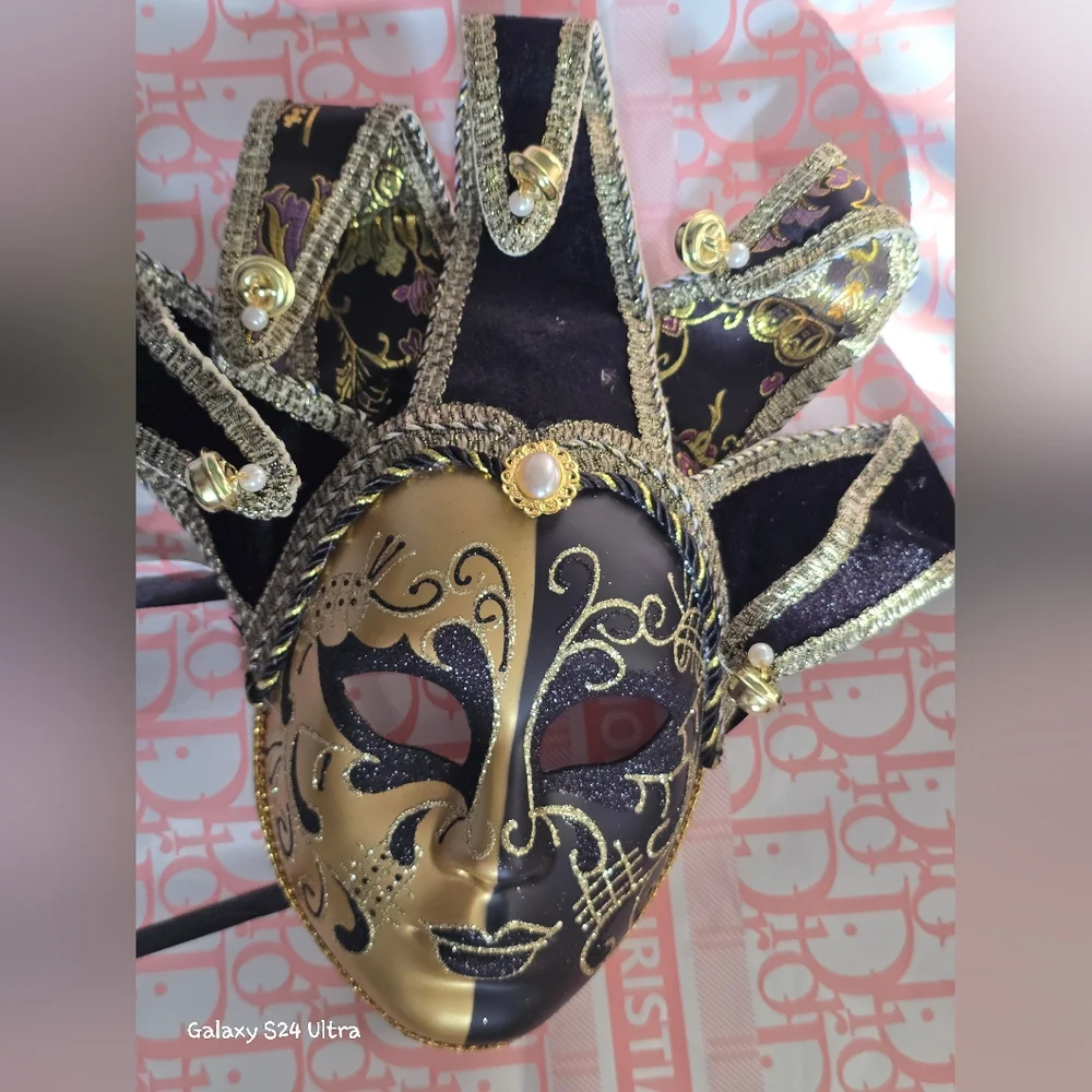 Wearable Masquerade Beautiful Mask Home Decor/ Party Decor NEW